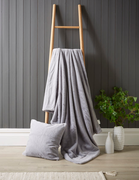 Bellissimo Chinchilla Faux Fur Throw
