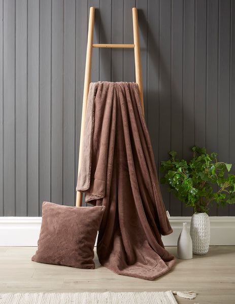 Bellissimo Chinchilla Faux Fur Throw