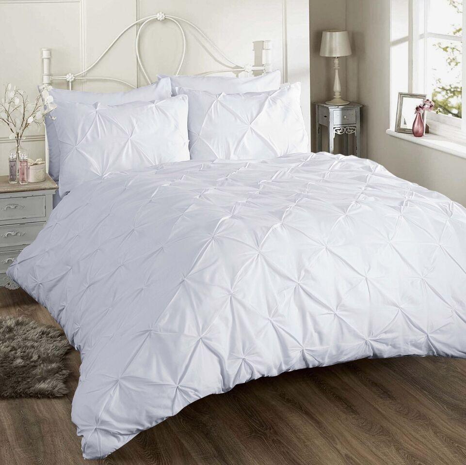 Chatsworth Pinch Pleat Duvet Set, White